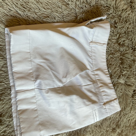 White linen look short shorts NY & Co, size 6 - Picture 3 of 4